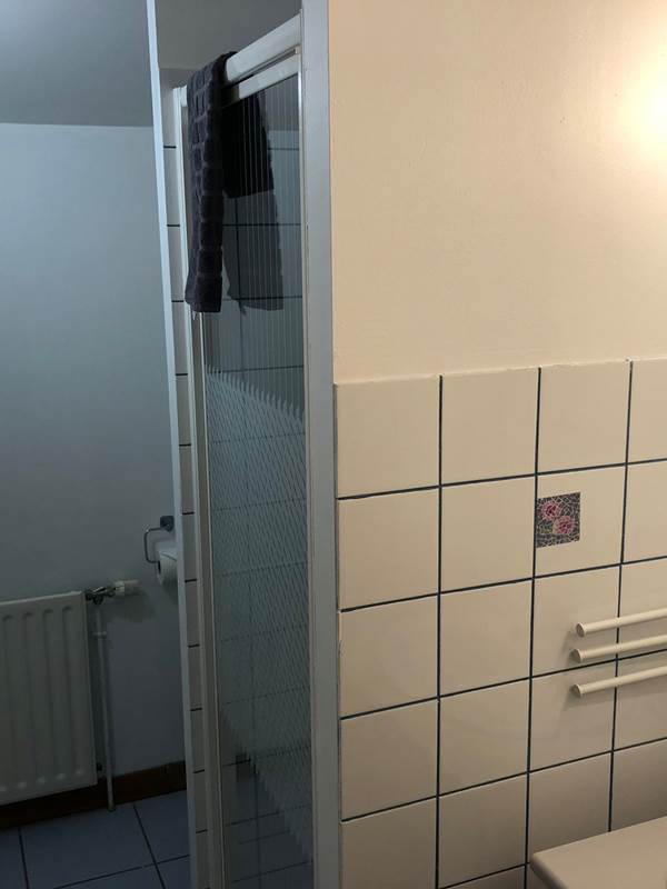LA VARNIÈRE - Chambre Double - Salle d'eau-gallery-offer