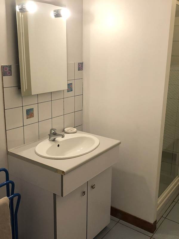 LA VARNIÈRE - Chambre Double - Salle d'eau-gallery-offer