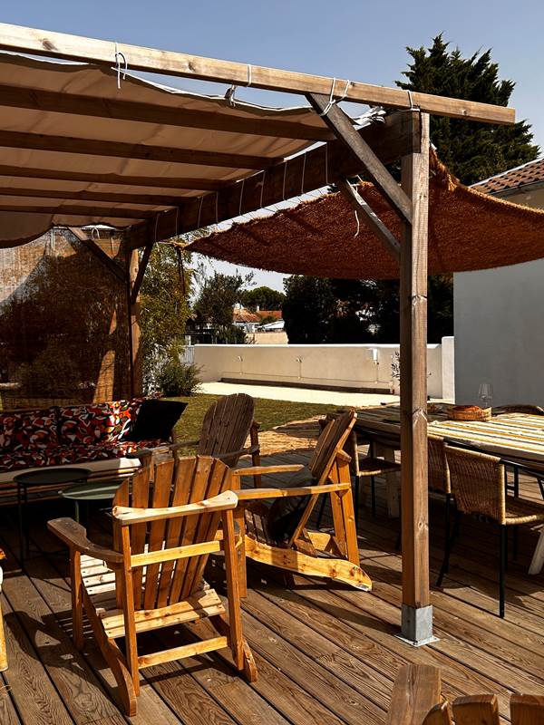 VUE TERRASSE ET TABLE 2-gallery-offer
