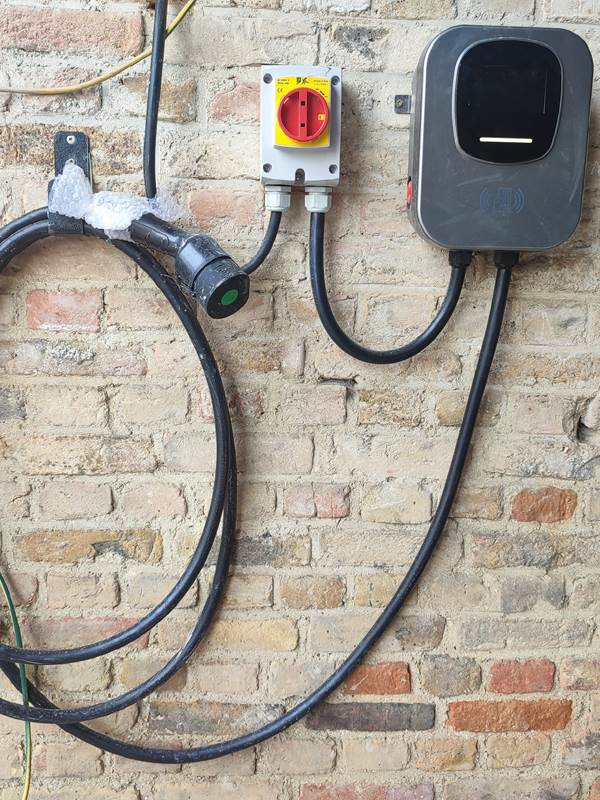 Borne de recharge disponible sur place-gallery-offer