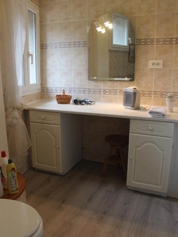 303277853-gallery-offer