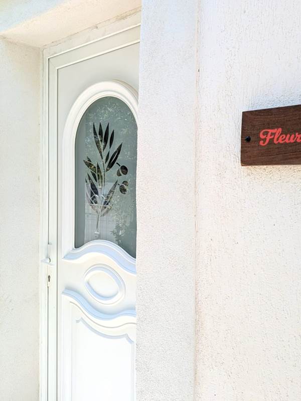 villa-les-salines-fleur-de-sel-location-appartement-maison-vacances-grau-du-roi-jardin-proche-plage-gallery-offer
