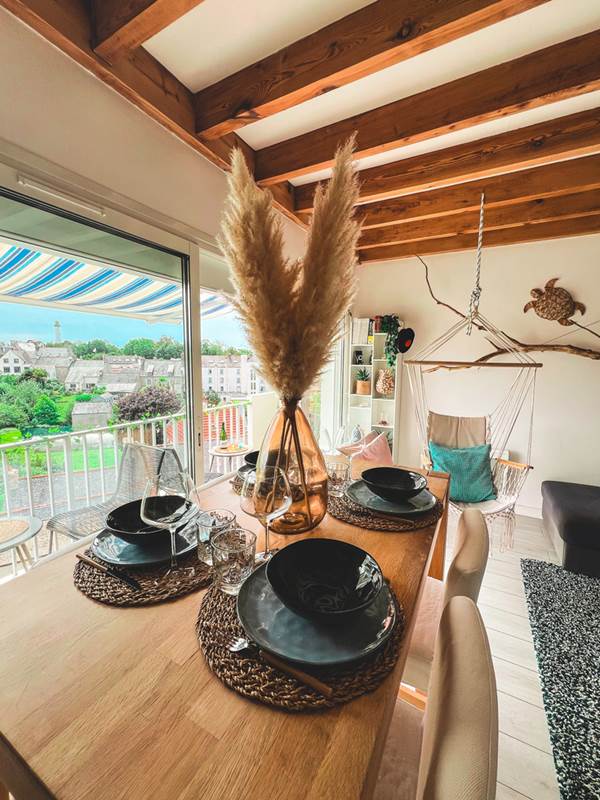 Table à manger avec vue sur Bénodet-gallery-offer