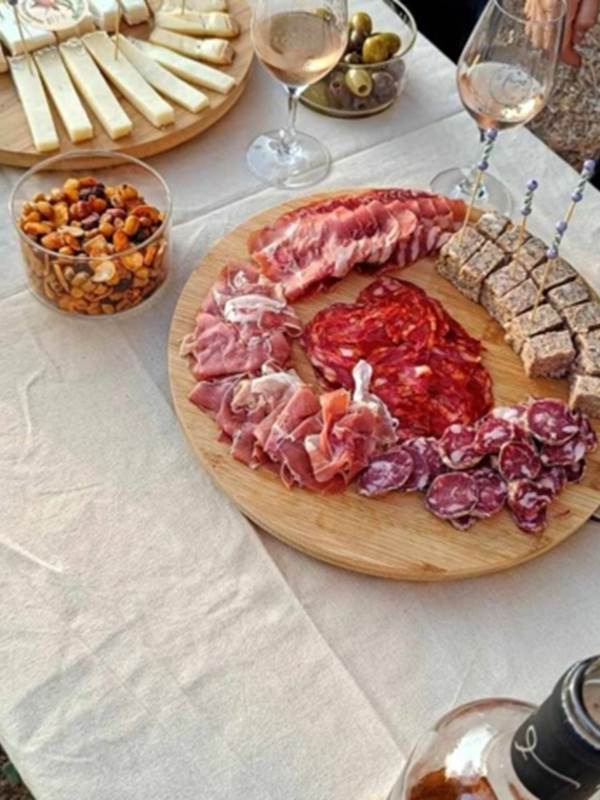 Dégustation de vin et tapas au Mas Farchat-img-gallery-solo