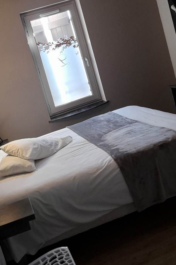chambre singlegrand lit  le tout va bien valence d agen golfech
