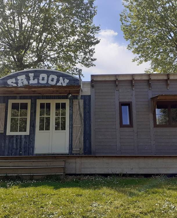 saloon 3