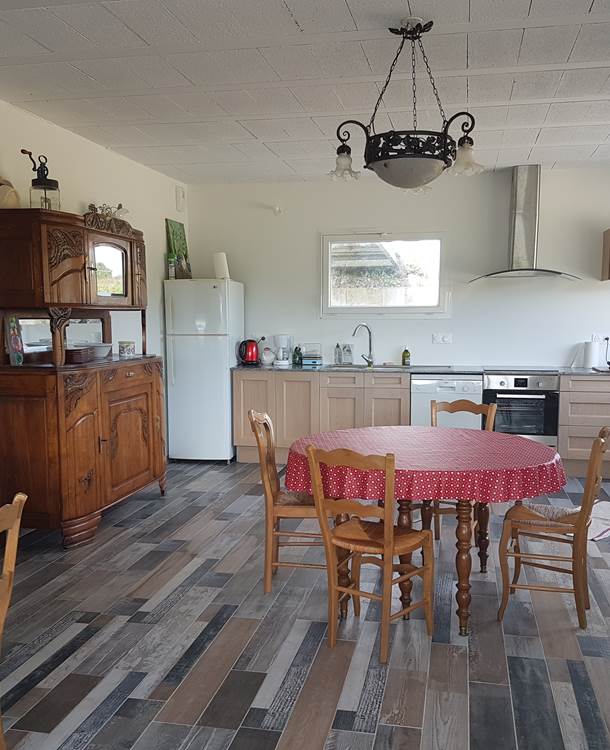 Grande cuisine et salle à manger