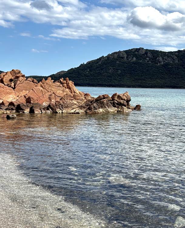 rochers-eau-cristalline-cala-rossa