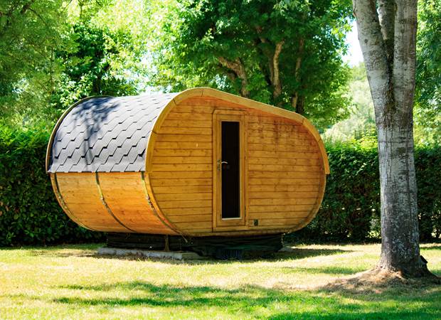 bourgogne-tourisme-campingcar-atypique-original-rivière-tournus-eaunes-cluny-solutré-vignes-vignobles-macon-vélo-randonnée-prochedelyon-france-saoneetloire-famille-avecenfants-allinclusive-messeugne-savignysurgrosnes-cathédrales-brancion-pleinair-camping-restaurant-patrimoine-activités-gastronomie-vins-châteaux-randonnée-convivialité-jeuxpourenfants-animations-bistrot-chaleureux-menu-restauration-cuisinefrançaise-bourguignon-vacances-convivialité-71-voiebleu-voieverte