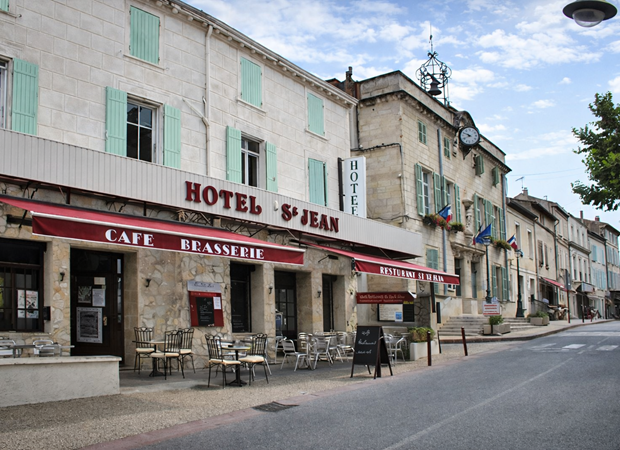 Le Saint Jean Hotel Bar Restaurant