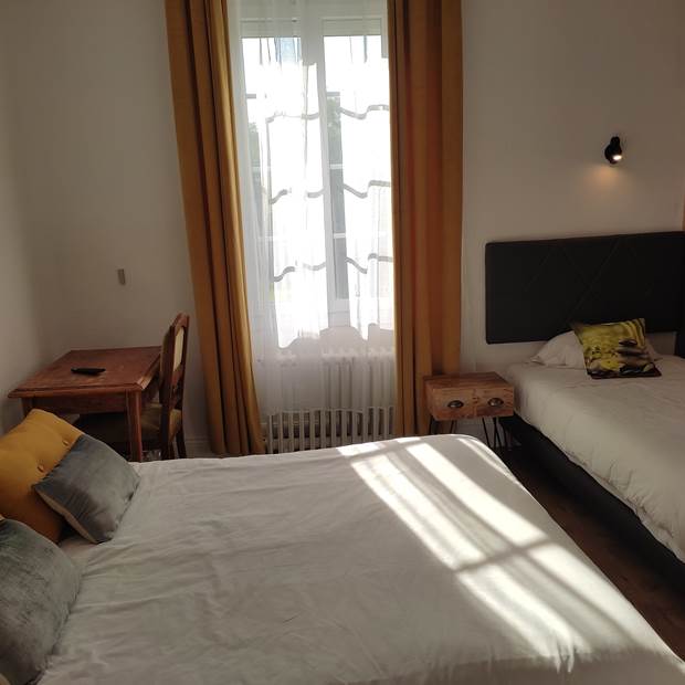 Chambre 8, lits.