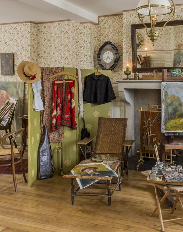 © P. Maille - Maison Renoir- Salon-img-around