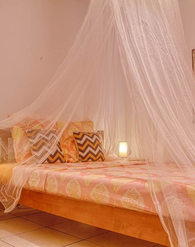 27_JBH_9279-img-around