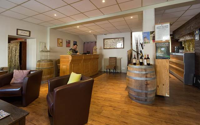 La réception du Relais de Vellinus Hôtel Beaulieu sur Dordogne