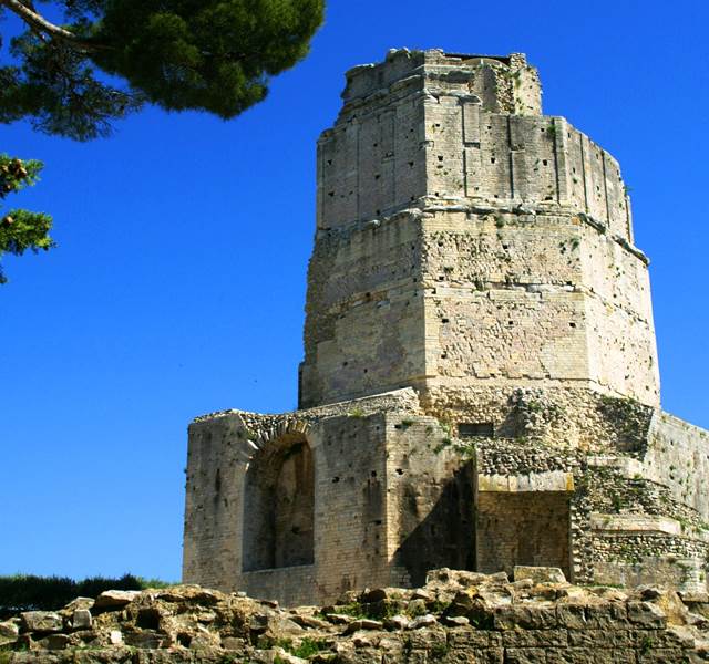 Nîmes-Tour Magne-1850