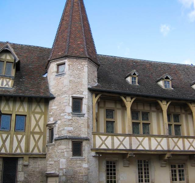 11447-Musee-vin-facade-tour