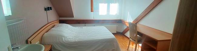CHAMBRE 8