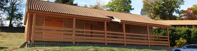 Chalets jumelés (12 couchages, 2 salles d'eau, 2 kitchenettes 1 terrasse commune double)