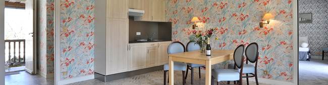 Gîte Junior Suite Gentilhommière 31-32 Cuisine séjour avec balcon au 1er étage annexe