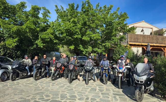 Parking plat idéal motard