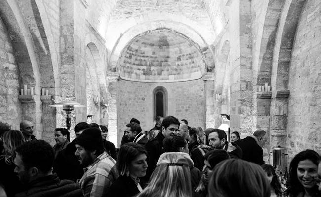 Rassemblement des équipes dans la chapelle