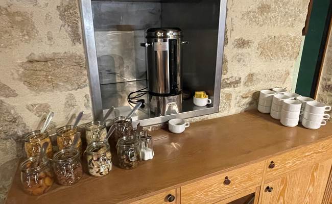 Petit déjeuner au Gîte d'étape Le Ty Bihui proche de la voie verte V8 de Lorient à Saint Brieuc