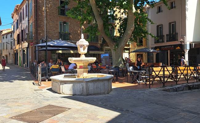 Thuir place Péri
