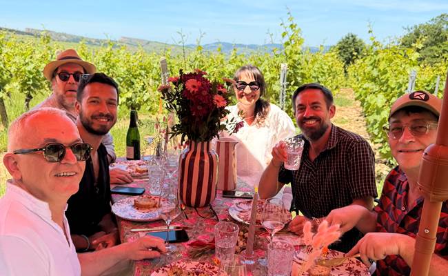 Maison Vitis - Repas dans les vignes