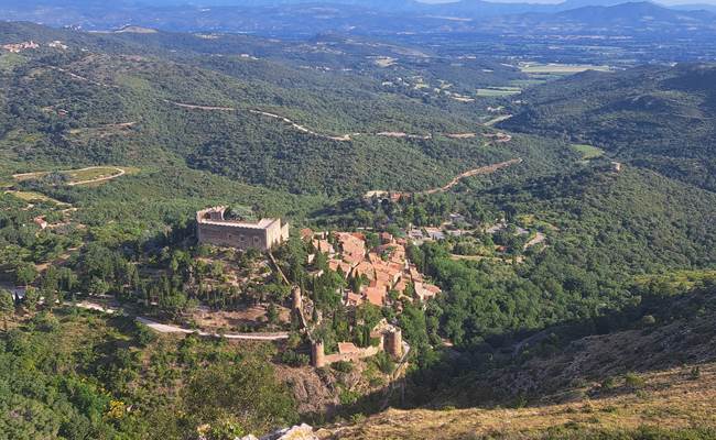 Castelnou vu du Roc de Majorque