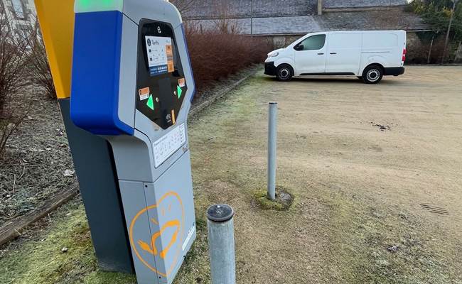 Borne de rechargement au parking -véhicule électrique