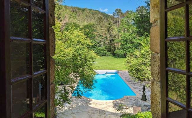 Vue sur la piscine