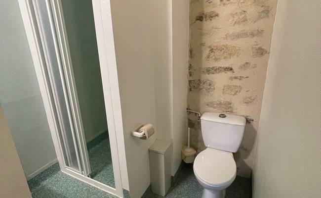 Salle d'eau et WC chambre 1 à 2 personnes