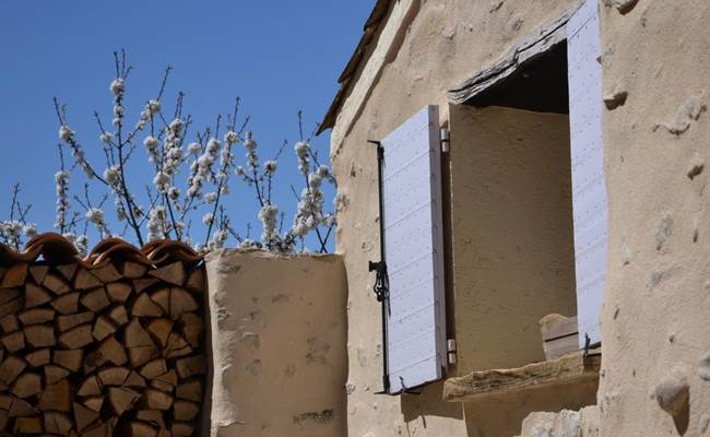 La façade du gîte du Couchant