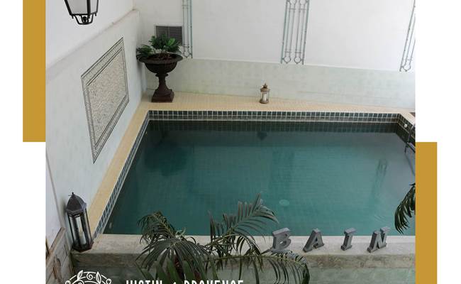 Piscine intérieure chauffée - Maison d'hôtes et bien-être