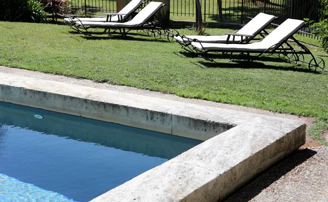 Piscine extérieure à Orange