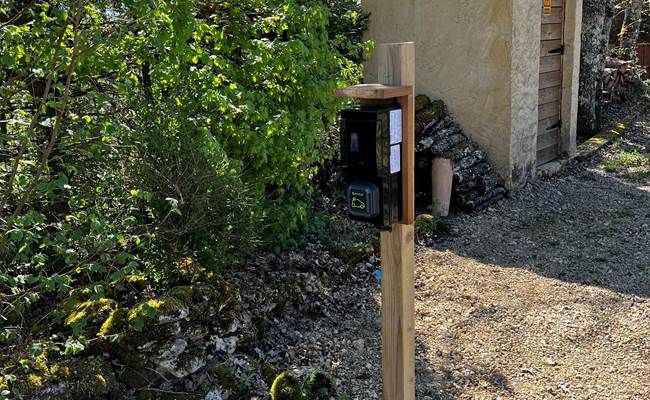 Prise de recharge avec emplacement