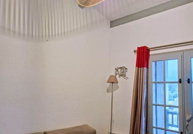 12e15eec-4c36-4773-8fb5-a8c1a6e230d9~1