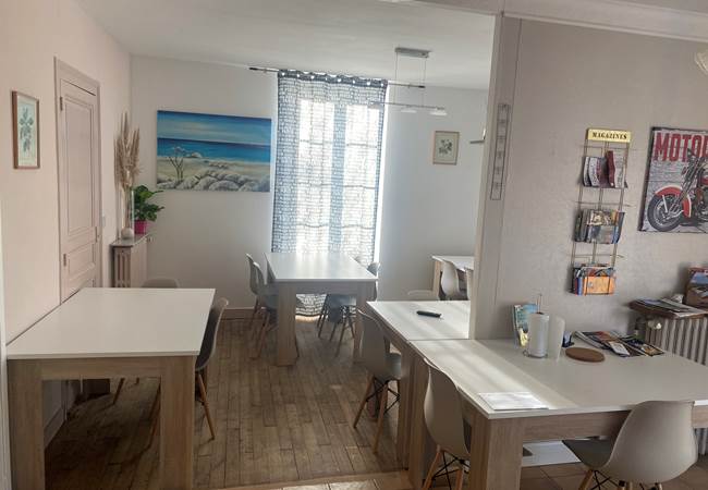 Salle à manger- repas- enfant- chaise haute- bébé- chambres- location