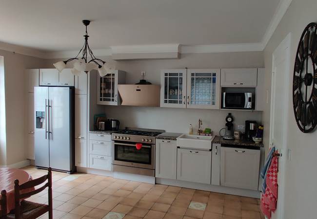 cuisine-salle-a-manger-communes-repas-famille-chambres-hotes-bergerac