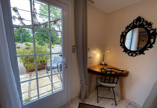 chambre julien coin bureau