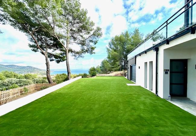 Jardin devant le LEVANT