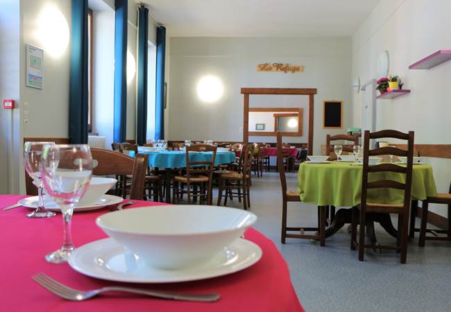 05 le refuge SALLE A MANGER