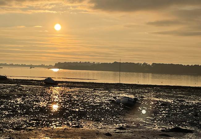 Soleil couchant a maree basse