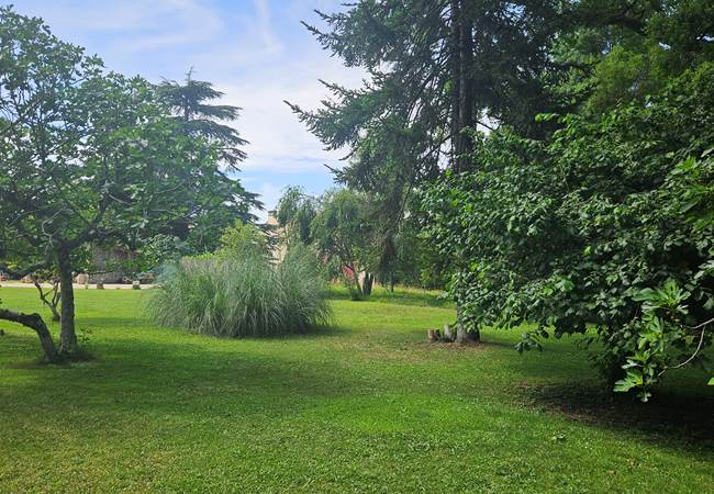 Jardin-parc-clos-arboré-détente-près de 24130 la Force