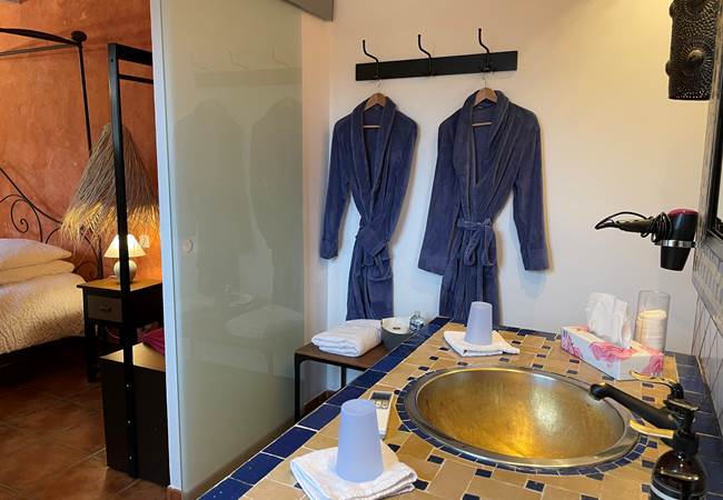 chambre titouan salle de bain