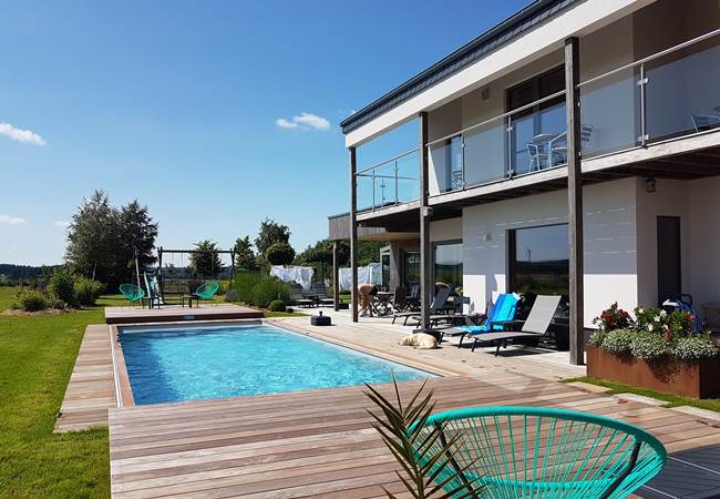 La Chabetaine - jardin - piscine avec sa terrasse mobile