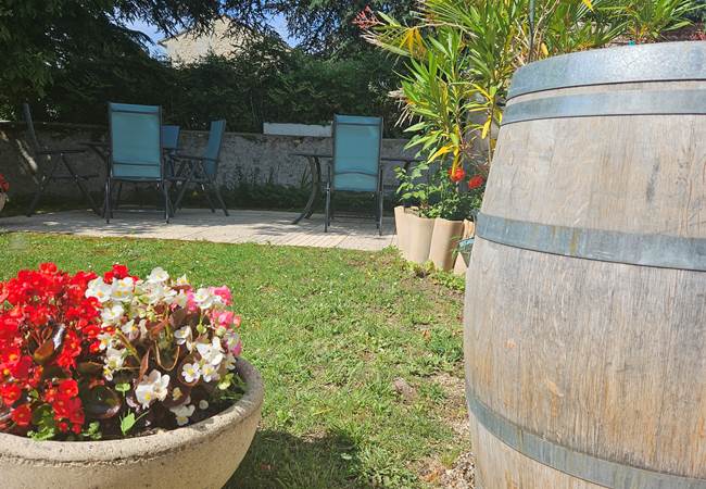 Terrasse-repas-petit-déjeuner-diner-Chambres d'hôtes