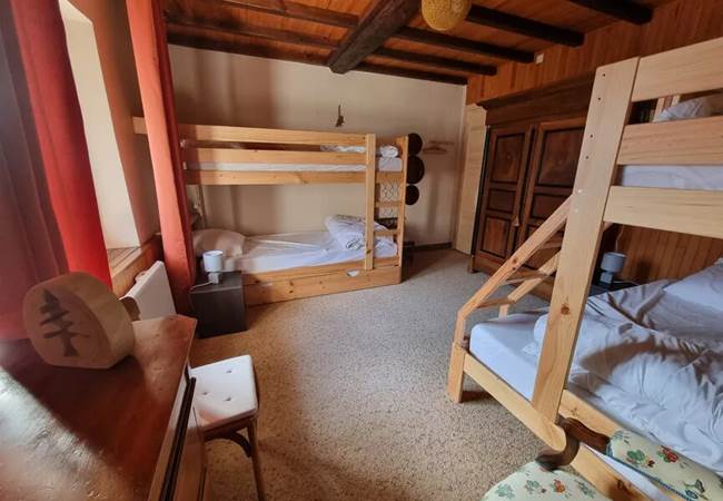 GRANDE CHAMBRE AVEC LITS SUPERPOSES