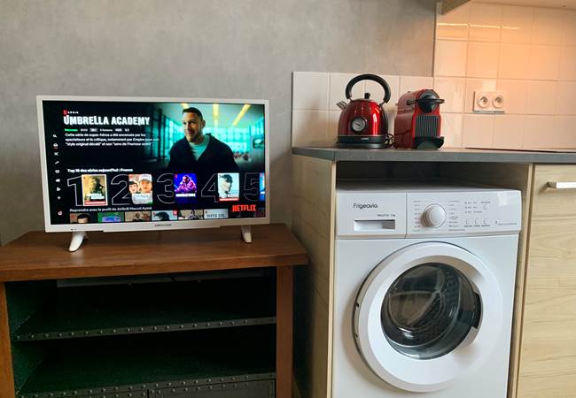 Appartement La Fabrique - La télévision Netflix et la machine à laver