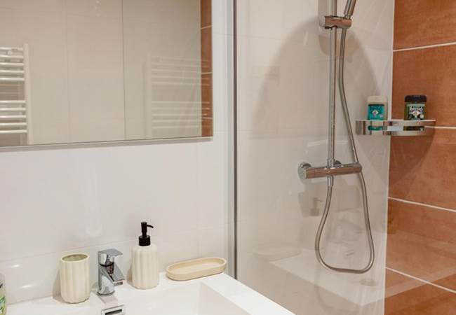 •	salle de bain moderne Troyes